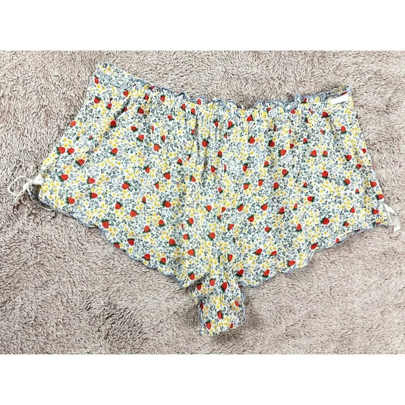 For love & lemons Women’s strawberry kiss shorts Size L - Picture 13 of 16
